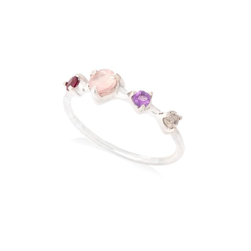 Prsten s prirodnim raznobojnim kamenjem