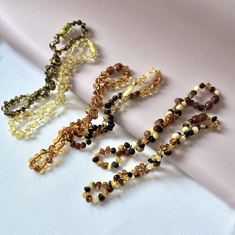 Ogrlica od konjak jantara za mališane, 32–33 cm, kopča na klik - Slika 2