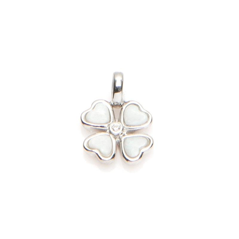 Privjesak s bijelim opalnim srcem, od rodiranog srebra 925, visine 1+0,6 cm